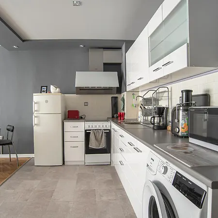 July's Comfort Place 아파트 *