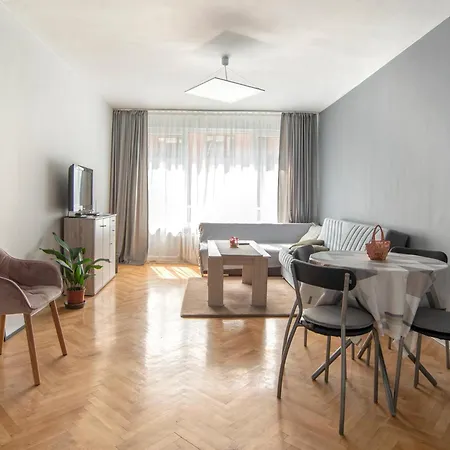 July's Comfort Place Апартаменты *