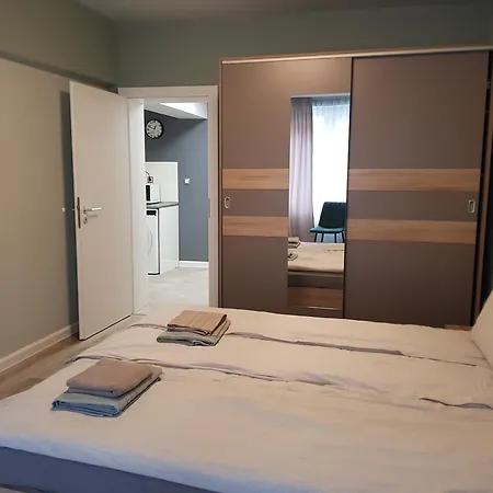 July's Comfort Place アパート *